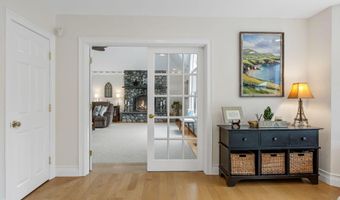 29 Weatherdeck Dr, Bourne, MA 02532