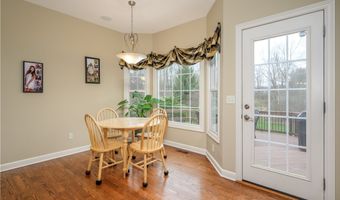 430 W Homestead Dr, Aurora, OH 44202