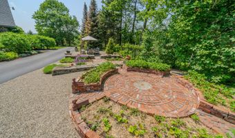 48 Old Searsport Ave, Belfast, ME 04915