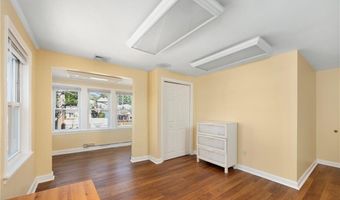 15 Thomas St, North Providence, RI 02911