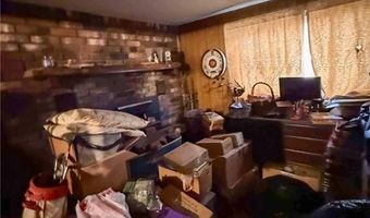 923 W 10th St, Baxter Springs, KS 66713
