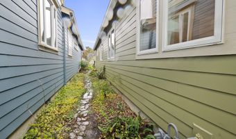 265 23RD St, Astoria, OR 97103