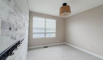 808 E Wing St, Arlington Heights, IL 60004