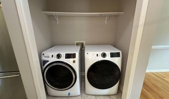 1748 Town Home Dr, Apex, NC 27502