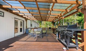 87477 Jean Dr, Bandon, OR 97411