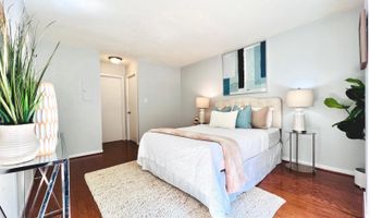2111 WISCONSIN Ave NW 110, Washington, DC 20007