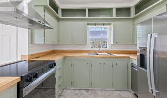 219 Clara St, Jennings, LA 70546
