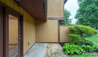 129 Colony Dr, Arden, NC 28704