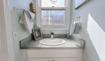 151 Willet Ave 5, East Providence, RI 02915