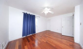 246 Jamie Ln, Staten Island, NY 10312