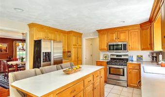 235 Holly Hills Ln, North Kingstown, RI 02874