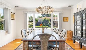 94 Greening Ln, Cranston, RI 02920