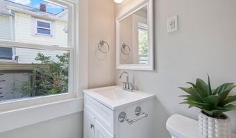 4914 22ND St N, Arlington, VA 22207