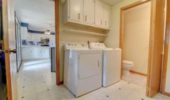 907 A Ave, Armstrong, IA 50514