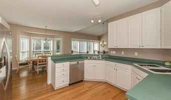 573 Castle Ridge Dr, Ballwin, MO 63021