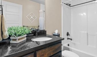 5577 Cottontree Ln, Ammon, ID 83406