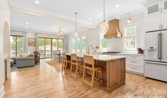 2800 Hilliard Dr, Charlotte, NC 28205