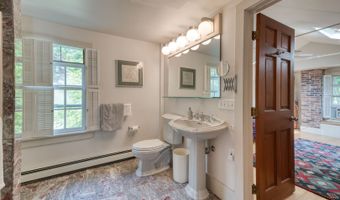 80 W Main St, Chester, CT 06412