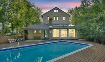 49 Burbank Dr, Amherst, NY 14226