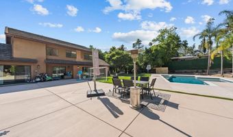 20 Lake Helix Dr, La Mesa, CA 91941