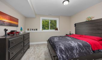 10429 92nd Ave, Allendale, MI 49401