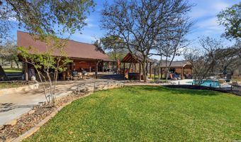828 Shady Grv, Adkins, TX 78101