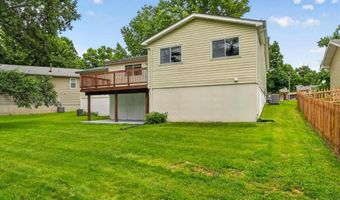 947 Oakfield Dr, Ballwin, MO 63021
