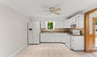 12 Oak Ter, Bellingham, MA 02019