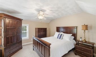 2 Wilson St, Bristol, RI 02809