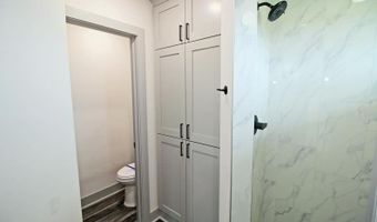8641 E Cherrywood Ct, Bel Aire, KS 67226