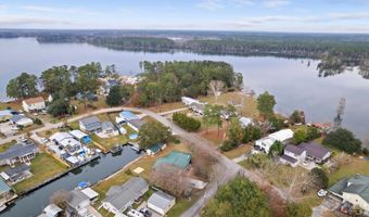 402 Chippendale Ln, Bonneau, SC 29431