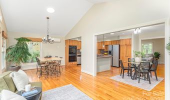 25 Brookcliff Dr, Asheville, NC 28804