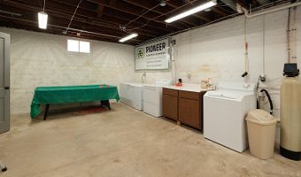 804 6th Ave, Alton, IA 51003
