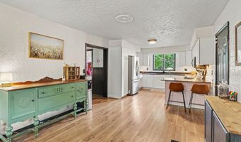 172 26th St, Allegan, MI 49010