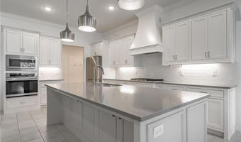 890 Clark Cir, Bentonville, AR 72713