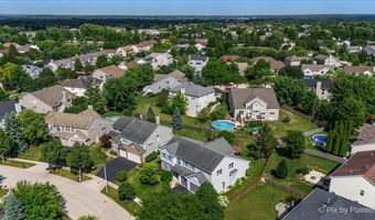 2317 Barrett Dr, Algonquin, IL 60102