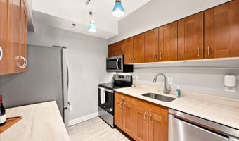 1211 S EADS St S 305, Arlington, VA 22202