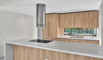 9901 W Bay Harbor Dr 304, Bay Harbor Islands, FL 33154