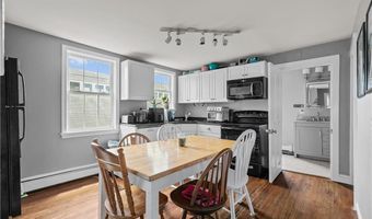 12 Callender Ave, Newport, RI 02840