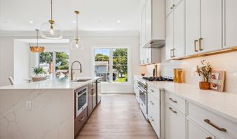 10033 CLUE Dr, Bethesda, MD 20817