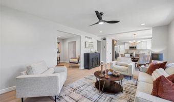 339 Oakleigh Woods Dr, Ballwin, MO 63011