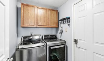414 Winterwood Dr, Avon, IN 46123