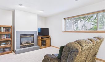 605 S Palmer Dr, Brandon, SD 57005