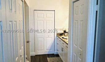 20515 E Country Club Dr 142, Aventura, FL 33180