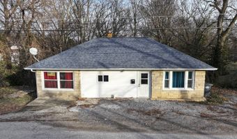 28 N. Third St, Albion, IL 62806