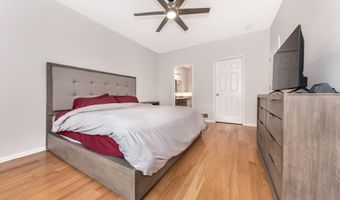241 W Oakbrook Dr, Ann Arbor, MI 48103