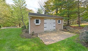 191 Cherry Ln, Airmont, NY 10952