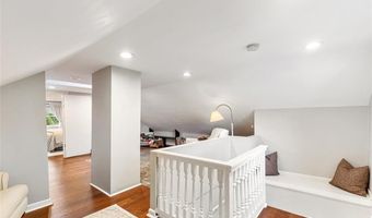15 Berwick Pl, East Providence, RI 02916
