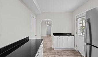 358 Pawtuxet Ave, Warwick, RI 02888