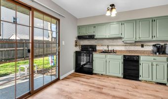 9 King James Ln, Atlantic Highlands, NJ 07716